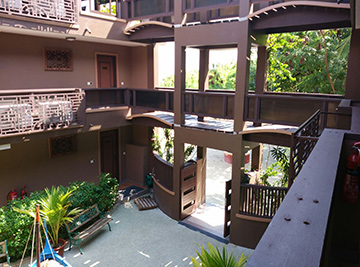 Отель Rashu Hiyaa внутренний дворик